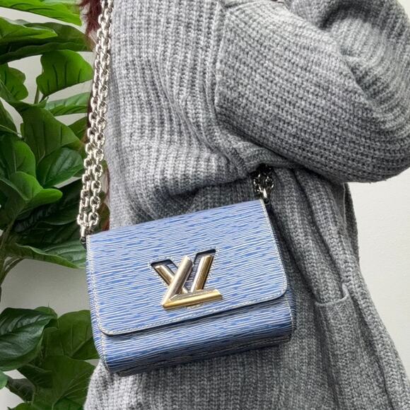 💎✨RARE FIND✨💎Authenticated Louis Vuitton Twist PM Epi Denim Chain Shoulder Bag - Picture 2 of 10